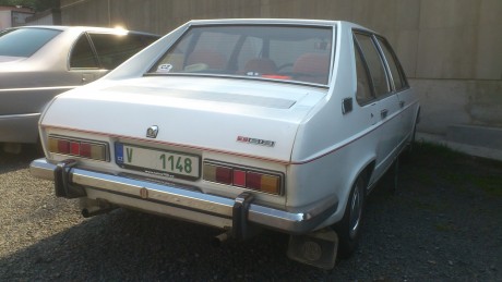 Tatra 613-1 bílá